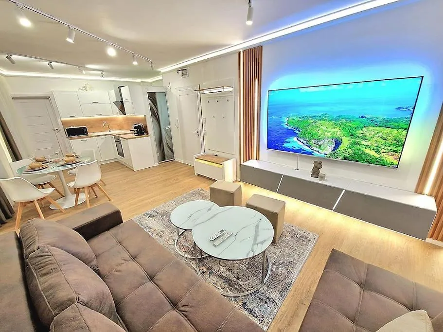 Luxury Apartment. 75 Inches Tv Varna Apartment