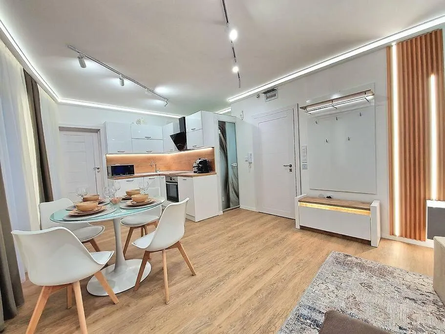 Luxury Apartment. 75 Inches Tv Varna Apartment